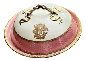 19th Century French Paris Porcelain Tureen with Pink & Gold Detailing, 1860s