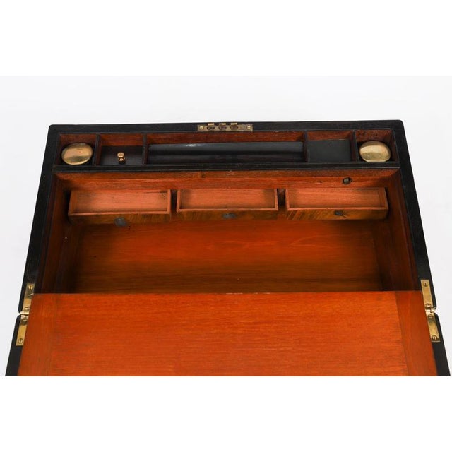 Antique George III Campaign Writing Slope with Brass Mounts, 19th Century For Sale - Image 14 of 18