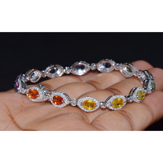 Certified Natural 11.32cts vs F Diamond Multi-Color Sapphire 18k Solid Gold Tennis Stacking Bracelet For Sale - Image 10 of 15