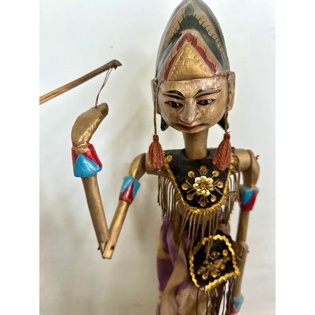 1980s Vintage 1980s Indonesian Wayang Golek 23" Rod Puppet Javanese Folk Art W/ Base For Sale - Image 5 of 6