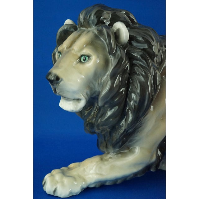 Ceramic Lion and Lioness Sculptures by Ernst Wahliss for Goldscheider, Austria, Early 20th Century, Set of 2 For Sale - Image 14 of 18