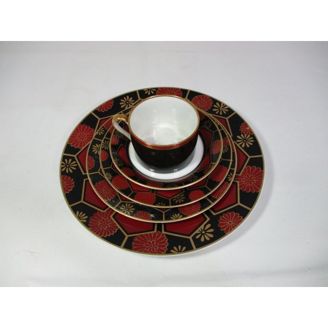 Fitz and Floyd 1970s Fitz and Floyd Kuruma Pattern Porcelain Dinnerware Service for Six- 30 Pieces For Sale - Image 4 of 9