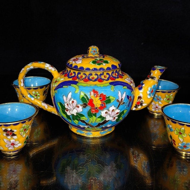 This charming vintage cloisonne enamel tea set comes complete in its original fitted presentation box. The set includes...