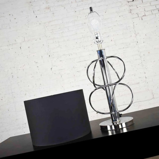 1960s Vintage Mid-Century Modern Polished Chrome Table Lamp New Black Drum Shade For Sale - Image 5 of 13