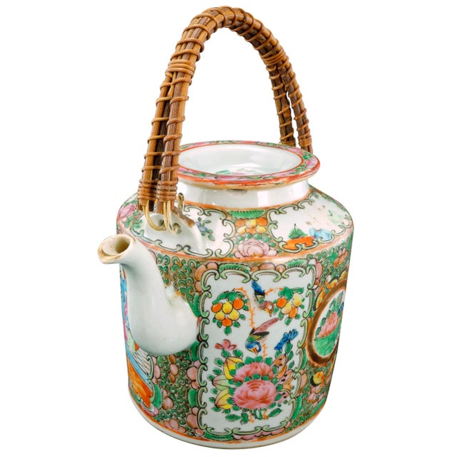 Chinese Rose Medallion Teapot 2nd Half 19 Century For Sale - Image 4 of 10