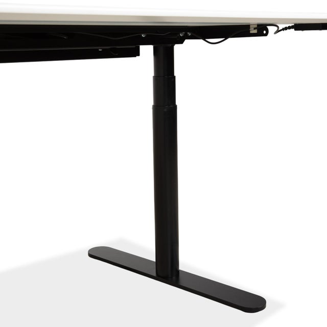 White Hilow Desk in White Wood from Montana For Sale - Image 8 of 15