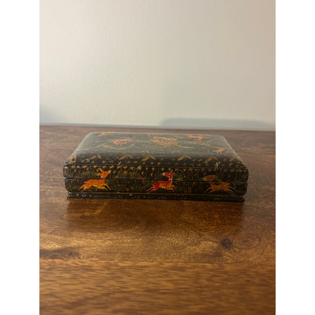 Vintage Hand Painted Lacquered Jaguar Hunt Decorative Box c.1950 For Sale - Image 4 of 7