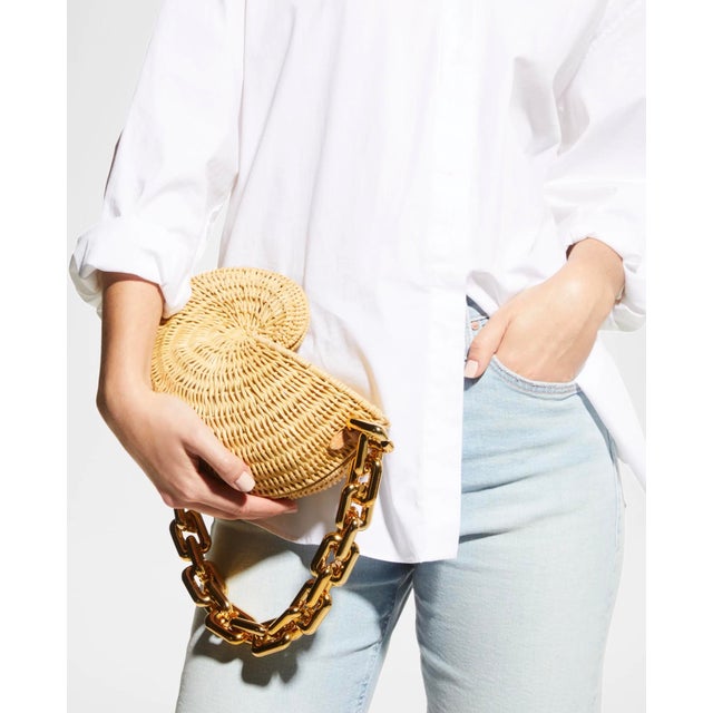 2026 Summer Poolside Natural the Anna Conch Shell Wicker Shoulder Bag Gold Chain For Sale - Image 11 of 11
