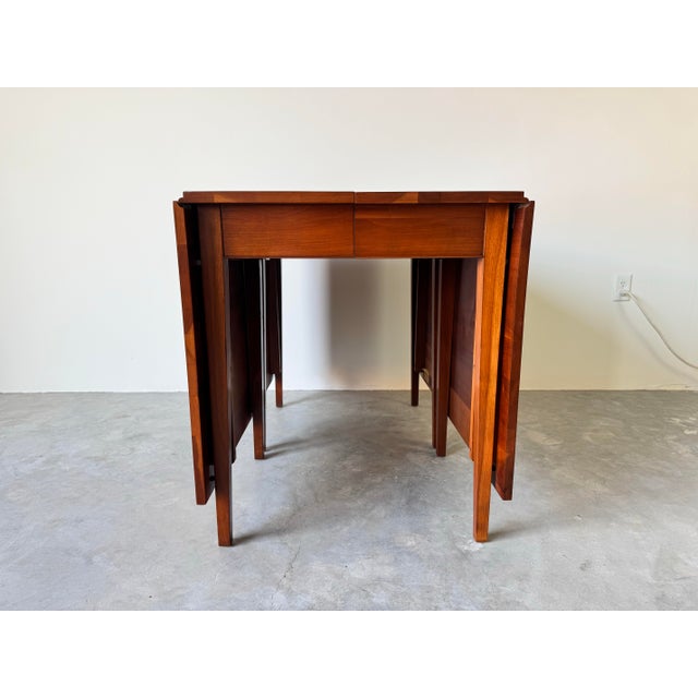 Vintage Henkel Harris Williamsburg-Style Solid Cherry Drop Leaf Dining Table For Sale - Image 4 of 12