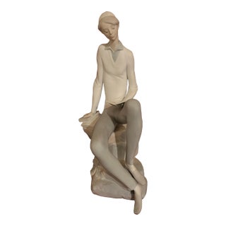 1970s Vintage Lladró Porcelain "Hebrew Student" Sculpture by Juan Huerta - #4684 For Sale