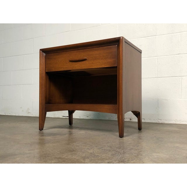 Broyhill Emphasis MidCentury Modern SingleDrawer Nightstand / Side