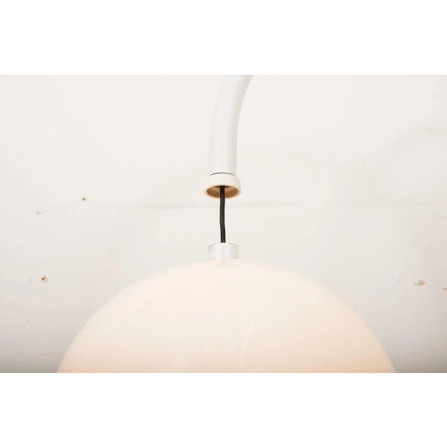 Model 4055 Height-Adjustable Floor Lamp in White Metal with Plastic Hemisphere Shade by Luigi Bandini Buti for Kartell, 1965 For Sale - Image 6 of 10