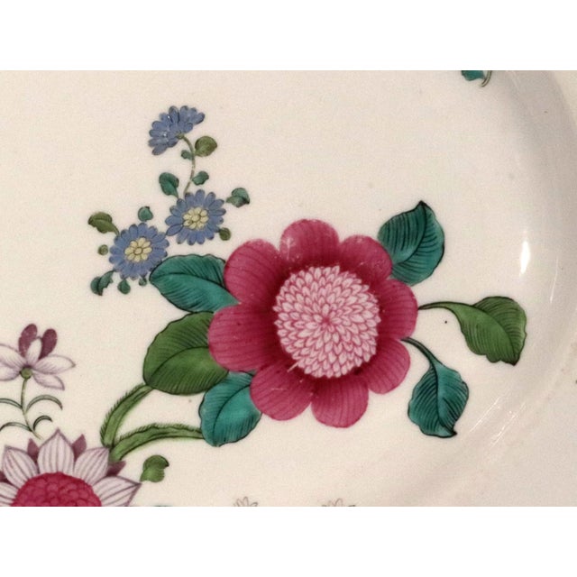 Early 19th Century Barr, Flight & Barr Worcester Porcelain Serving Dish in Chinese Famille Rose Style For Sale - Image 5 of 11