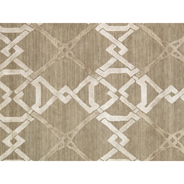 The brand Pasargad is the perfect blend of class and elegance. This contemporary rug is from the Modern collection and...
