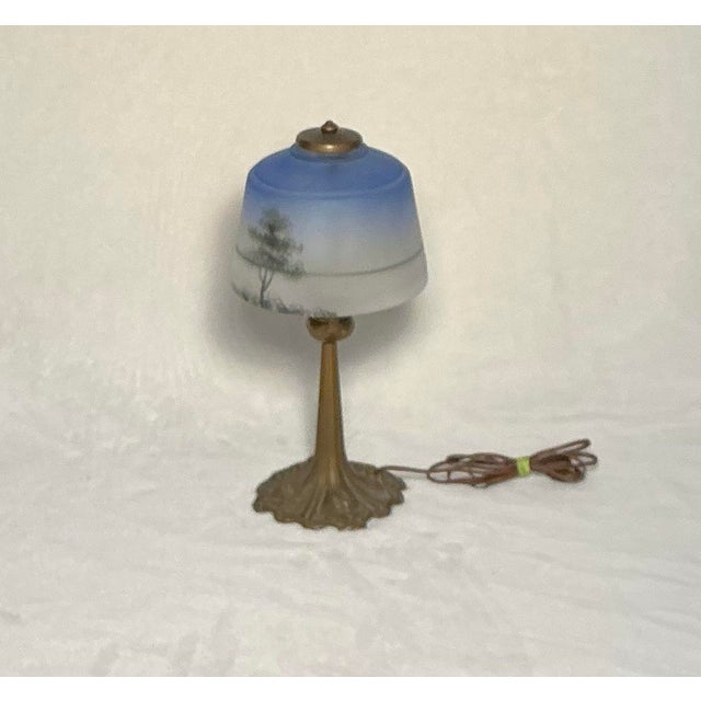 Beautiful, high quality, one owner, original early 20th-century Art Nouveau period boudoir lamp by Aladdin Manufacturing...