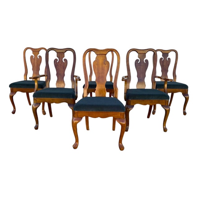 Late 20th Century Set of Six Thomasville Queen Anne Walnut Dining Chairs For Sale