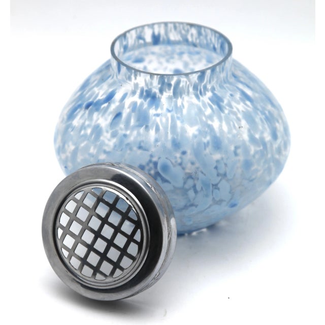 Bohemian Pique Fleurs Vase with Grille & Flecked with Blue, Late 1930s For Sale - Image 4 of 7