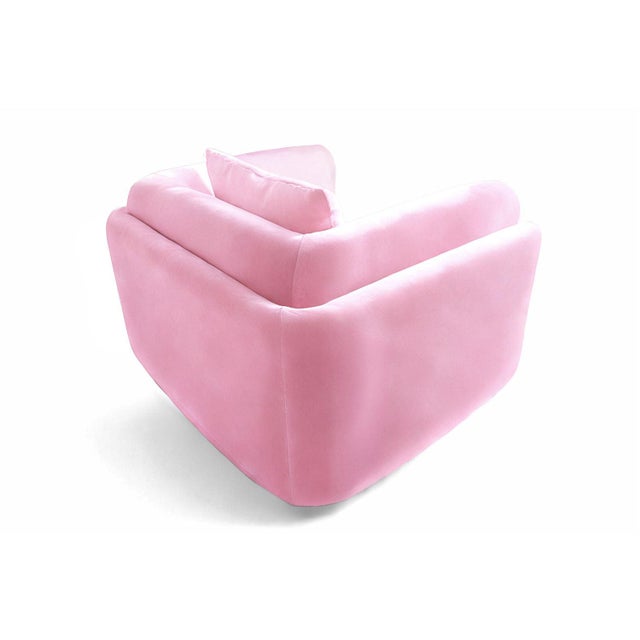 Contemporary Club Chair in Pink Velvet from Moanne For Sale - Image 3 of 5