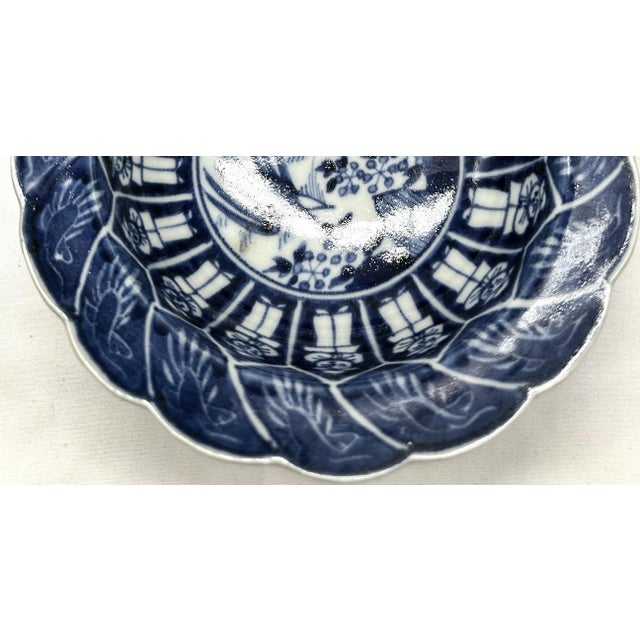 Rare Pair of 18th Century Chinese Export Blue and White Scalloped Bowls Long Eliza Motif For Sale - Image 10 of 15