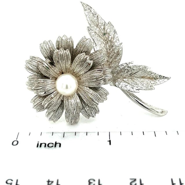 Rare Authentic Mikimoto Estate Akoya Pearl Flower Brooch Pin Sterling Silver 6.16 mm M415 This elegant Authentic Rare...