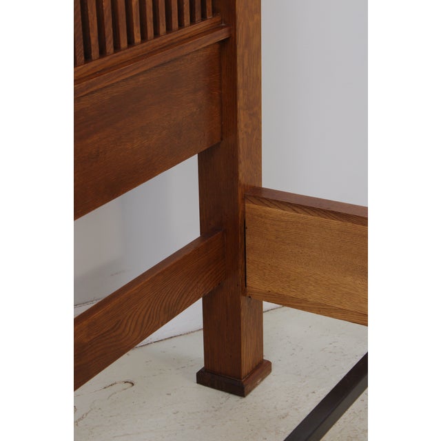 Stickley Mission Oak King Size Spindle Prairie Bed For Sale - Image 14 of 18