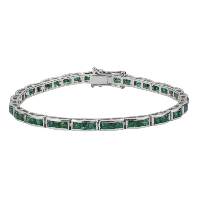 Art Deco 5.74 Ct Natural Emerald Channel-Set Tennis Bracelet - New Year Gift For Sale