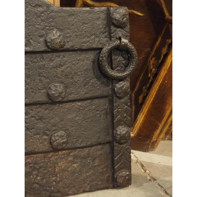 19th Century 19th Century Cast Iron Medieval Style Fireback With Horizontal Lapping and Rings For Sale - Image 5 of 8