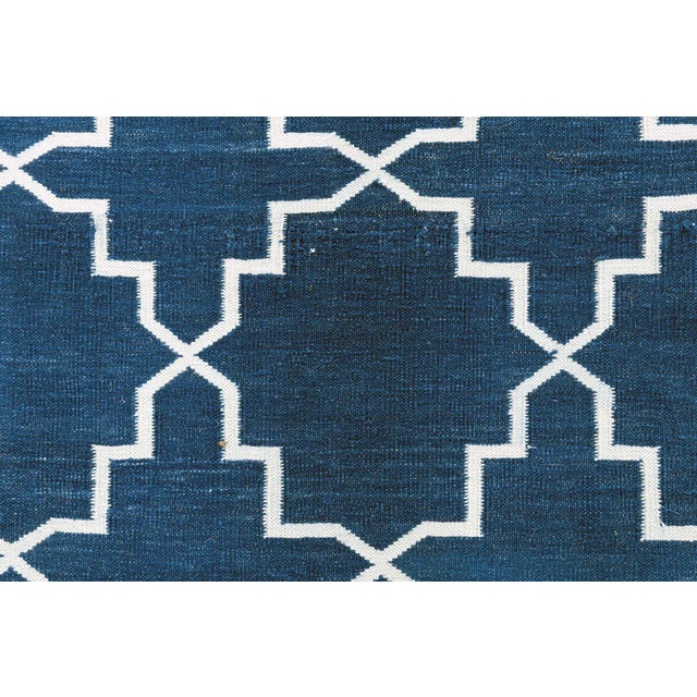 Contemporary Indian Dhurrie Blue and White Handmade Rug by Doris Leslie Blau For Sale In New York - Image 6 of 9