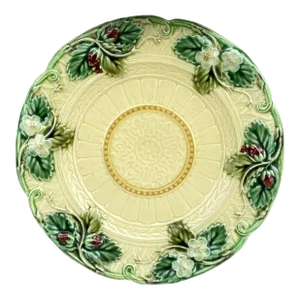 Majolica Strawberries Plate Sarreguemines, Circa 1880