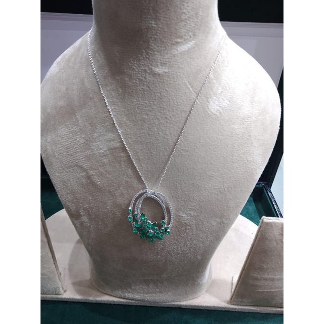 18k Gold Emerald and Diamond Pendant, 3.53ct Emerald For Sale - Image 4 of 8