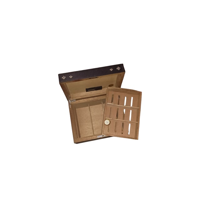 "Fleur De Lis" Desktop Cigar Humidor by Atoll For Sale In Palm Springs - Image 6 of 8