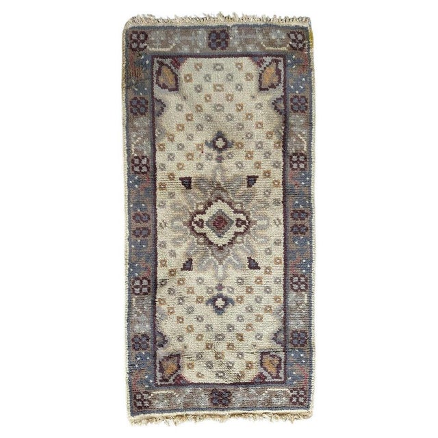 Early 20th Century European Rug from Bobyrugs, 1930s For Sale - Image 13 of 13