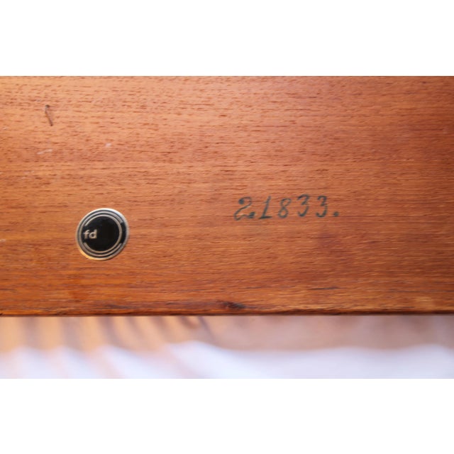 Wood 1950s Mid Century Danish Modern Nesting Tables by Peter Hvidt for France and Daverkosen - Set of 2 For Sale - Image 7 of 8