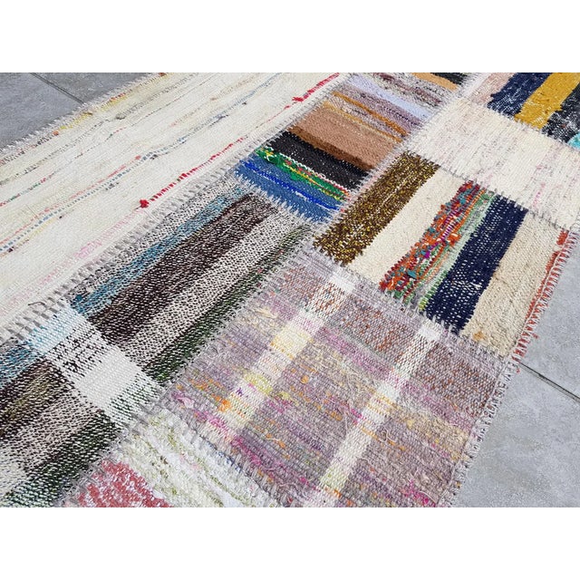 1960s Mid 20th Century Natural Turkish Kilim Rug For Sale - Image 5 of 10