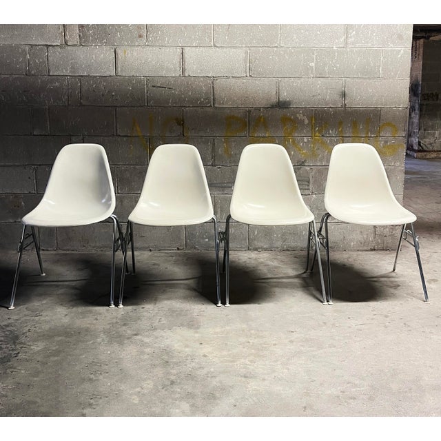 Mid-Century Modern Set of 4 1980s Eames for Herman Miller White DSS Fiberglass Chairs 1980s Signed For Sale - Image 3 of 13
