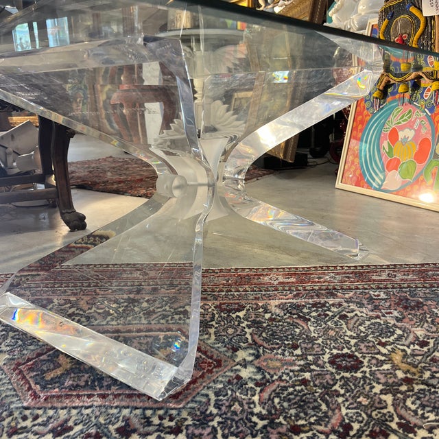 Mid-Century Modern Mid 20th Century Lucite Bowtie Coffee Table With Beveled Glass Top in the Style of Lion in Frost For Sale - Image 3 of 12