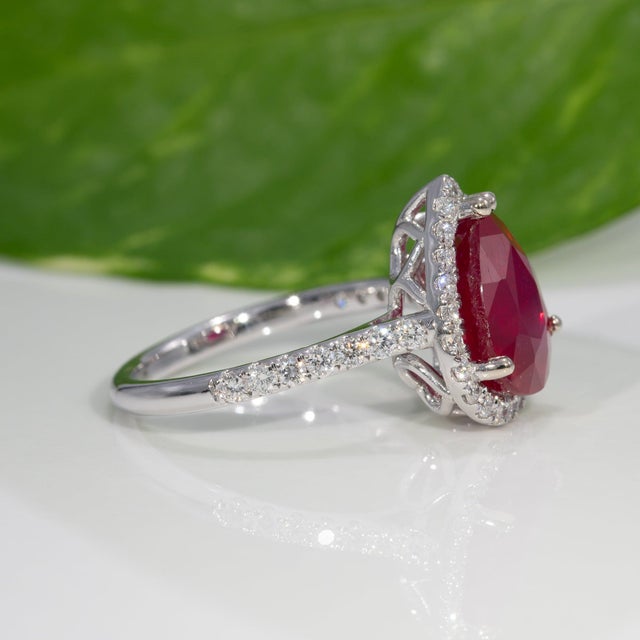 4.3ct Madagascar Ruby Ring With Earth-Mined Diamond Accents: Solid 14k Gold, Size 6.75 For Sale In Columbus - Image 6 of 9