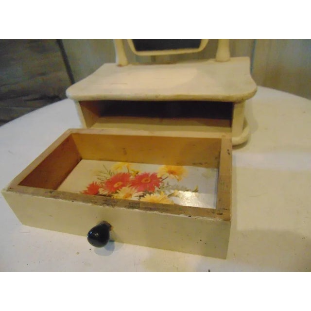 Vintage Wooden Children's Vanity Mirror from Nový Jičín, 1972, dimensions: height 25 cm, width 21 cm, depth 13 cm.