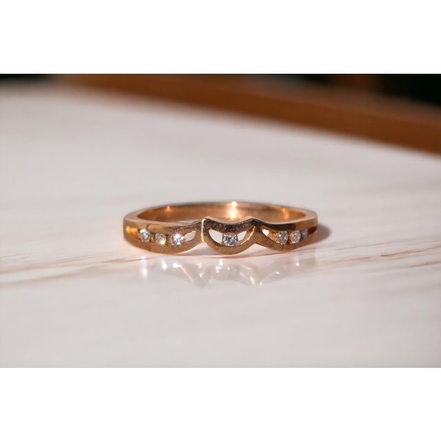 Contemporary The Moda: Mid Century Modern Yellow Gold and Natural Diamond Ring For Sale - Image 3 of 11