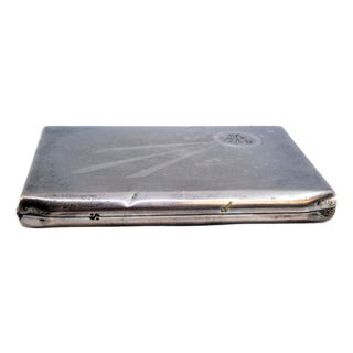 Silver Cigarette Case with Three Raised Stripes on the Lid For Sale