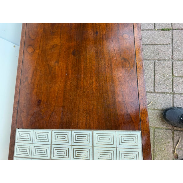 1950’s American Mod Century Modern Walnut Coffee Table With Atomic Tile Inserts For Sale In New York - Image 6 of 9