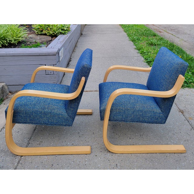 Mid-Century Modern 1987 Model 402 Lounge Chairs by Alvar Aalto for Artek For Sale - Image 3 of 17