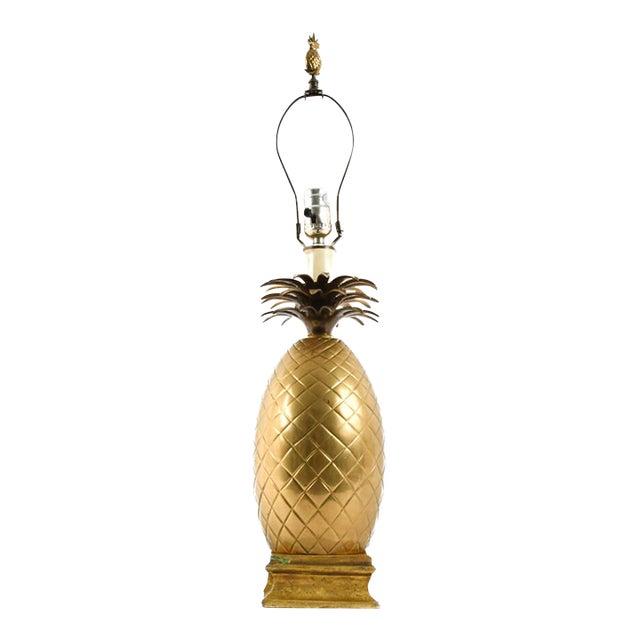 Hollywood Glam Brass Pineapple Table Lamp – Mid‑Century Style Sculptural Accent Lamp For Sale