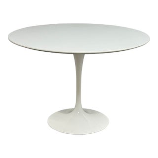 Eero Saarinen for Knoll Saarinen Round Dining Table, 42 Inches For Sale