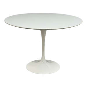 Eero Saarinen for Knoll Saarinen Round Dining Table, 42 Inches