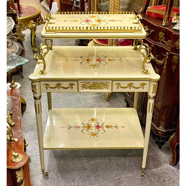 French-Style White Serving Table – Gold Leaf Details, Floral Inlay & 3-Tier Design For Sale - Image 4 of 4