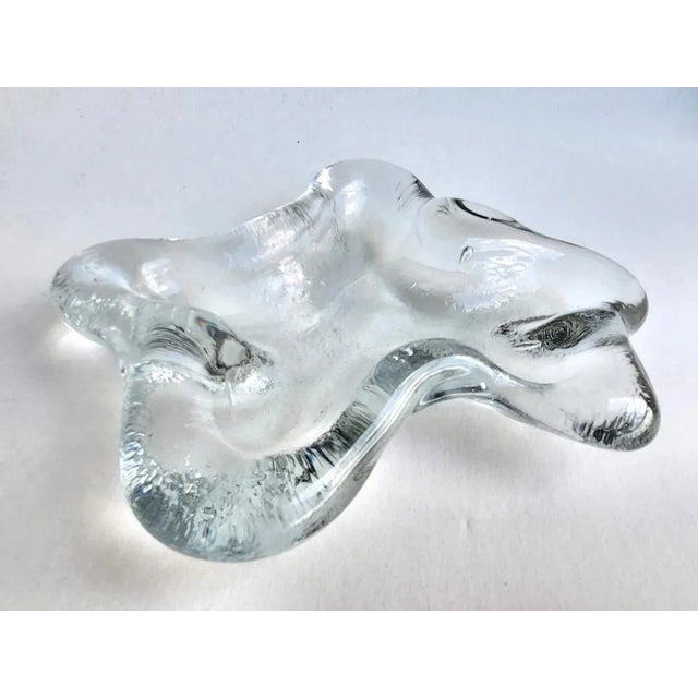Mid-Century Modern 1960s Blenko Glass Amoeba Bowl, Designed by Wayne Husted For Sale - Image 3 of 11