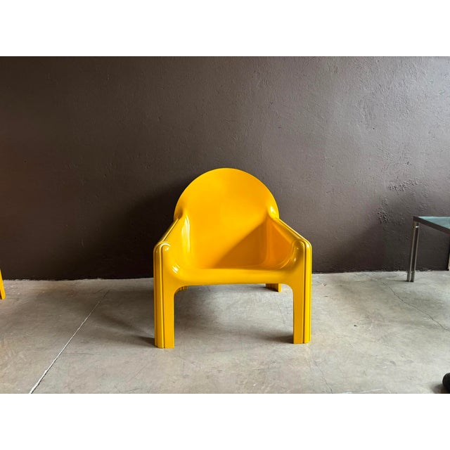 Yelllow Model 4794 Lounge Chairs by Gae Aulenti for Kartell, 1974, Set of 2 For Sale - Image 3 of 9
