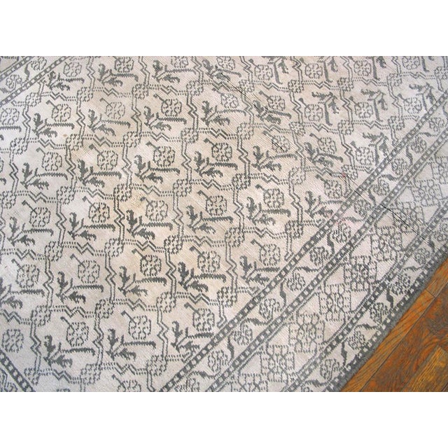 Early 20th Century 1920s White Gray Geometric Antique Agra Cotton Rug 4' 0"x 6' 7" Handknotted Carpet For Sale - Image 5 of 5