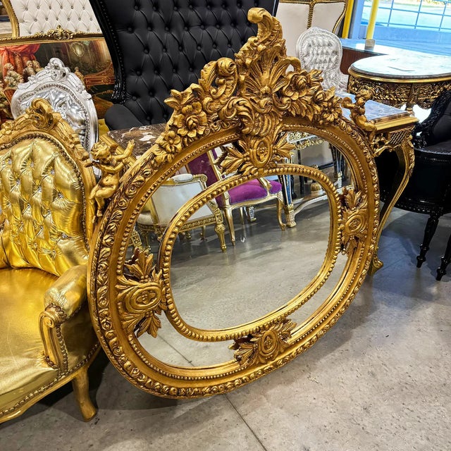 Italian Style Gold Oval Wall Mirror – Hand-Carved Gold Leaf For Sale In Miami - Image 6 of 7